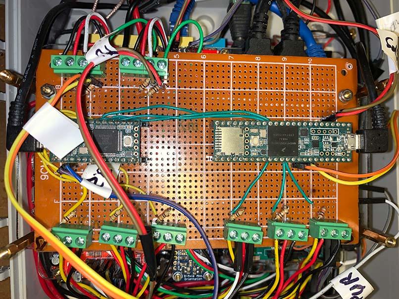 MCUs and External Sensor Connectors Layer